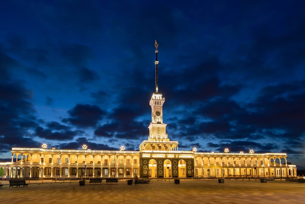 Все места на бесплатную экскурсию Музея Транспорта Москвы по Северному речному вокзалу уже заняты, но в честь Всемирного дня без автомобиля у нас есть подарок